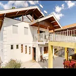 Casa Espacosa E Aconchegante Com Lareira Em Campos Do Jordao