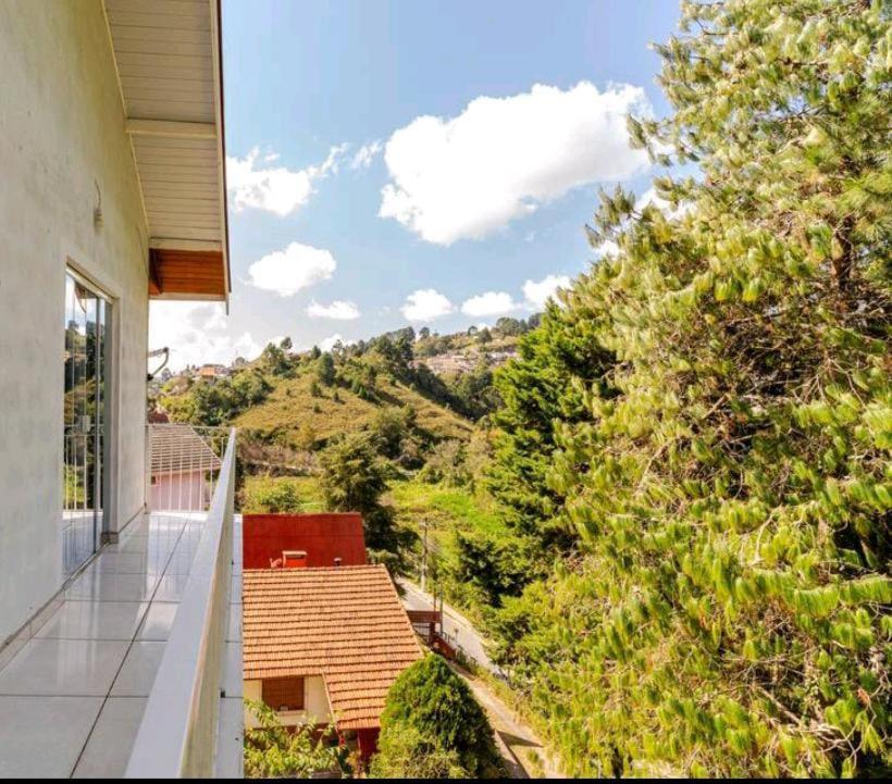 Casa Espacosa E Aconchegante Com Lareira Em Casa de férias Campos do Jordão